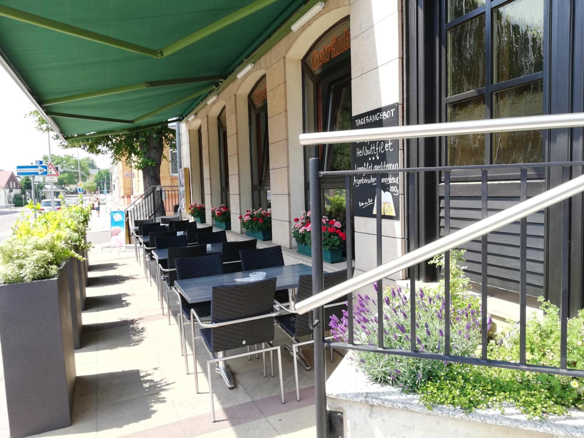 Hotel Burgas Stassfurt Ngoại thất bức ảnh