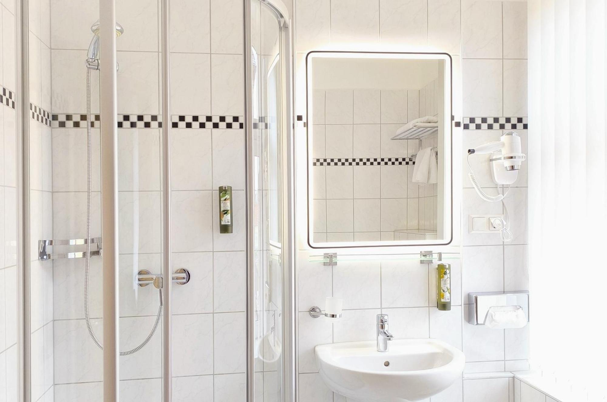 Hotel Burgas Stassfurt Ngoại thất bức ảnh