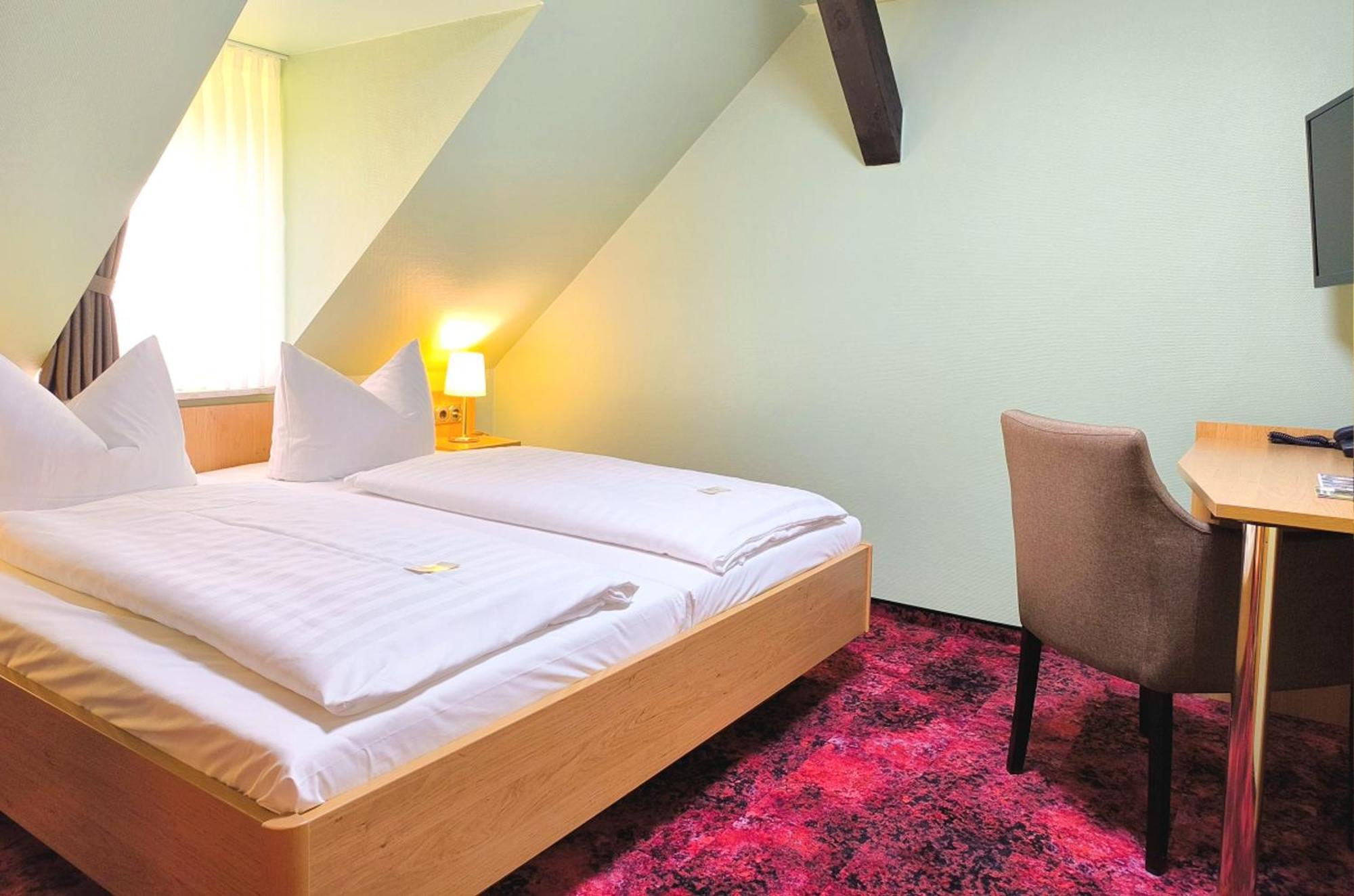 Hotel Burgas Stassfurt Ngoại thất bức ảnh